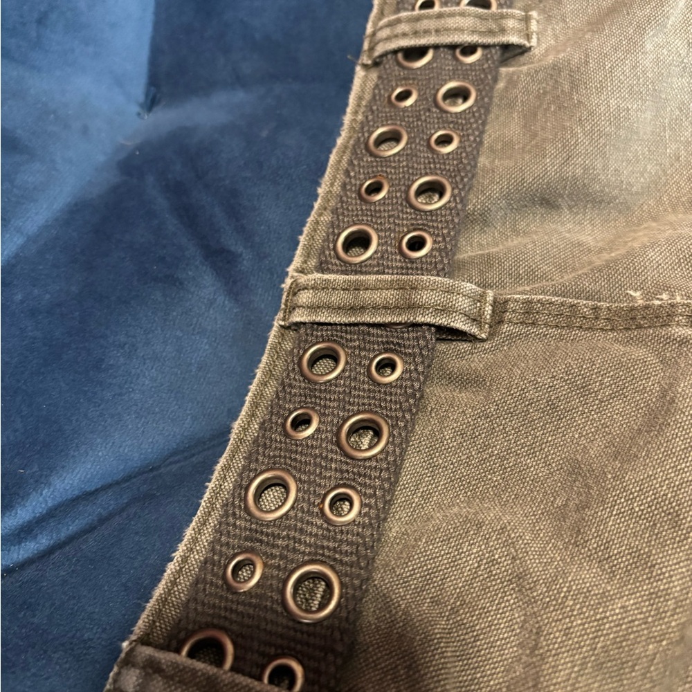 Grey canvas belt fully adjustable, with silver studs